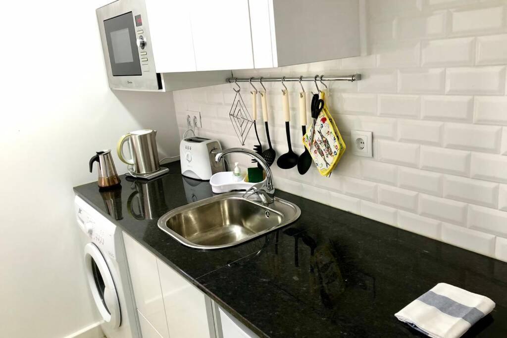 32 2 - Heart Of Lisbon Private Apartment, Bairro Alto Екстериор снимка