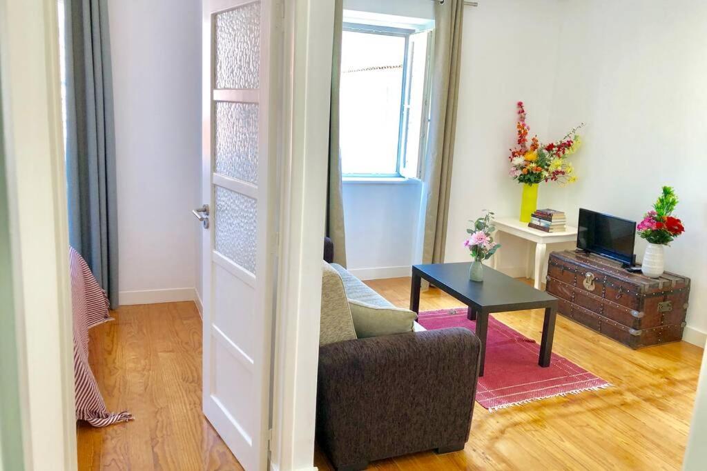 32 2 - Heart Of Lisbon Private Apartment, Bairro Alto Екстериор снимка