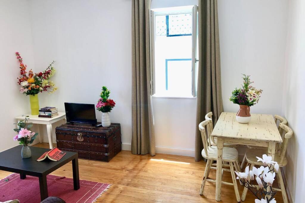 32 2 - Heart Of Lisbon Private Apartment, Bairro Alto Екстериор снимка