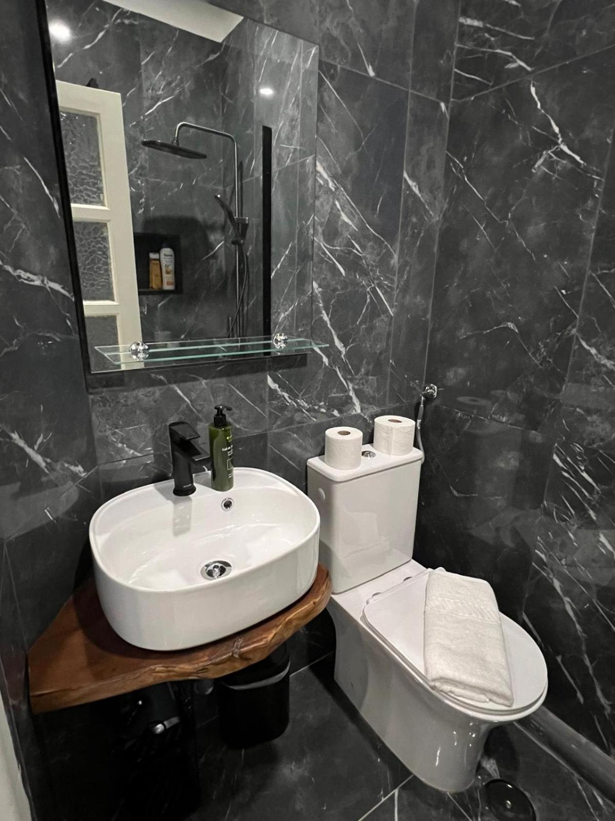 32 2 - Heart Of Lisbon Private Apartment, Bairro Alto Екстериор снимка